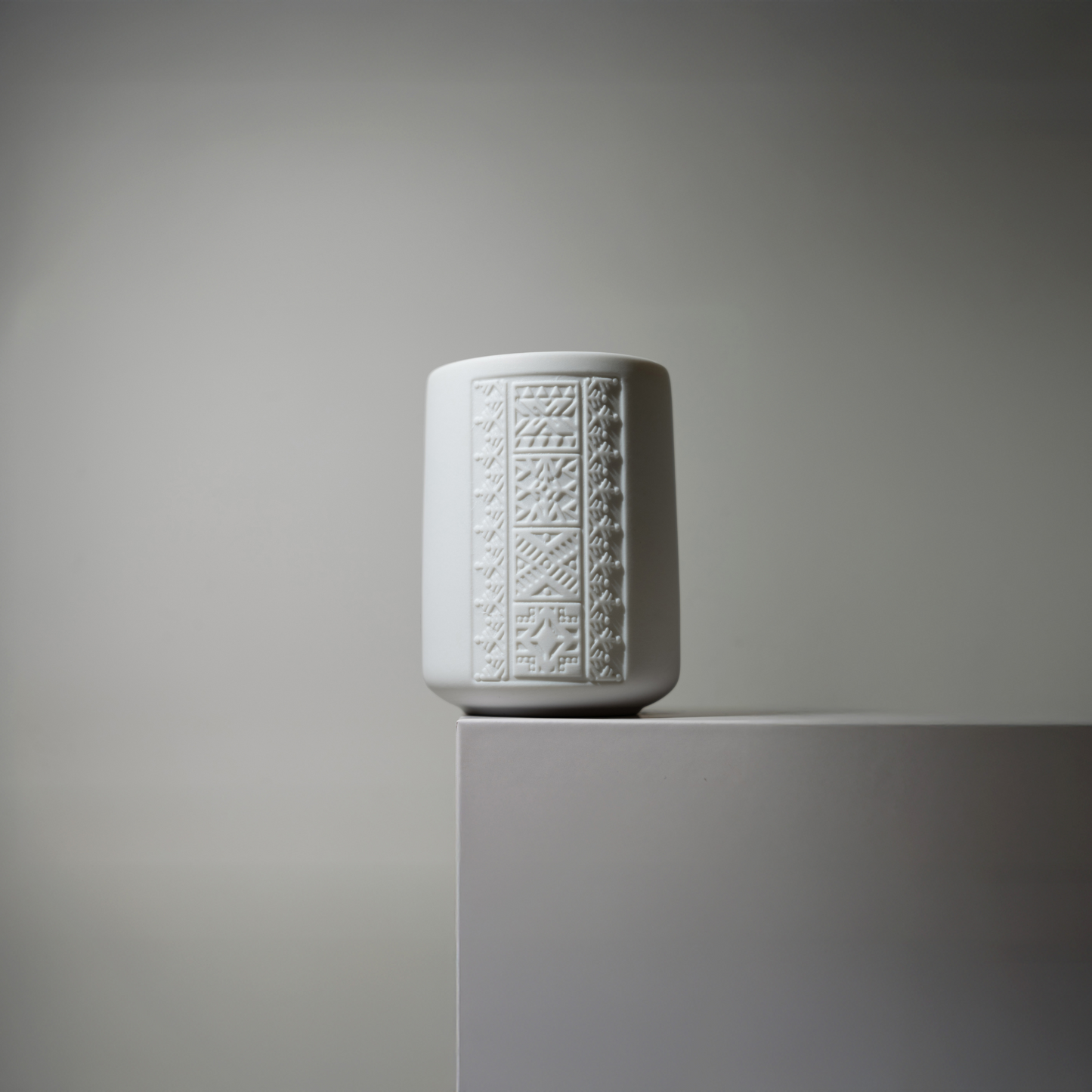 HERFAH - Maro Handcrafted Porcelain Art Piece