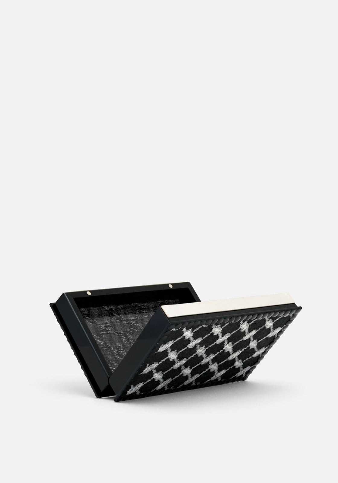 هالة وتاتيانا - شيخة