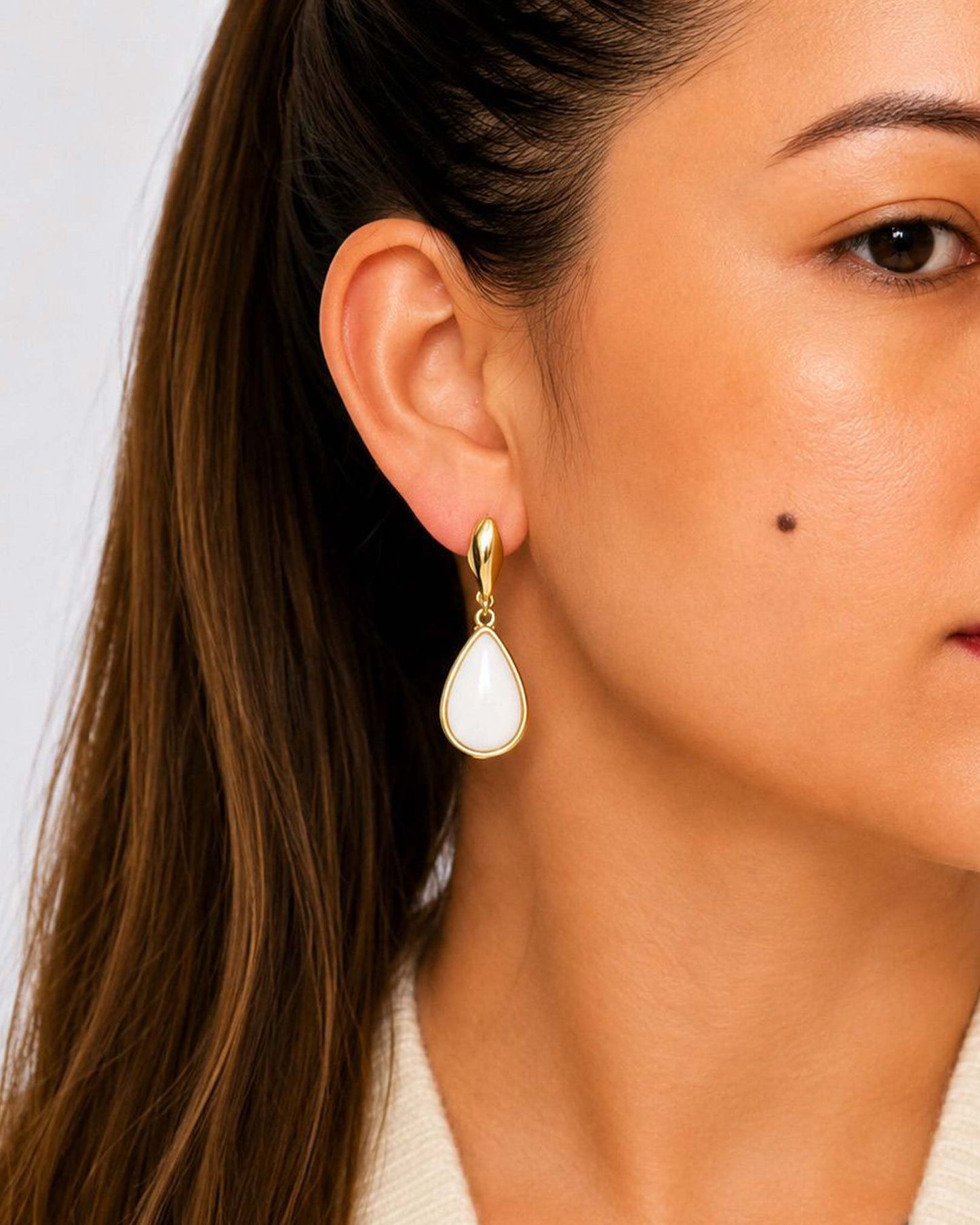 TREASURES OF BRAZIL - Colours of Brazil Élan Fluid Stud Earrings - Porcelain Stone