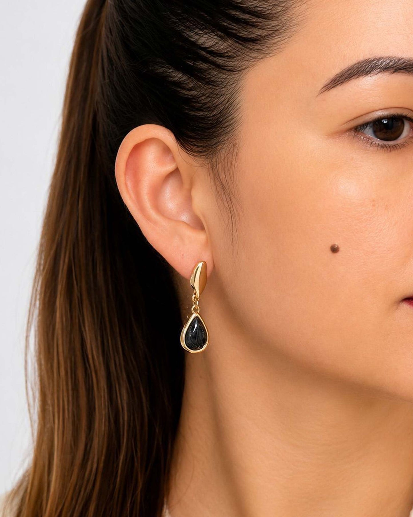 TREASURES OF BRAZIL - Colours of Brazil Luna Drop Fluid Stud Earrings - Labradorite Stone