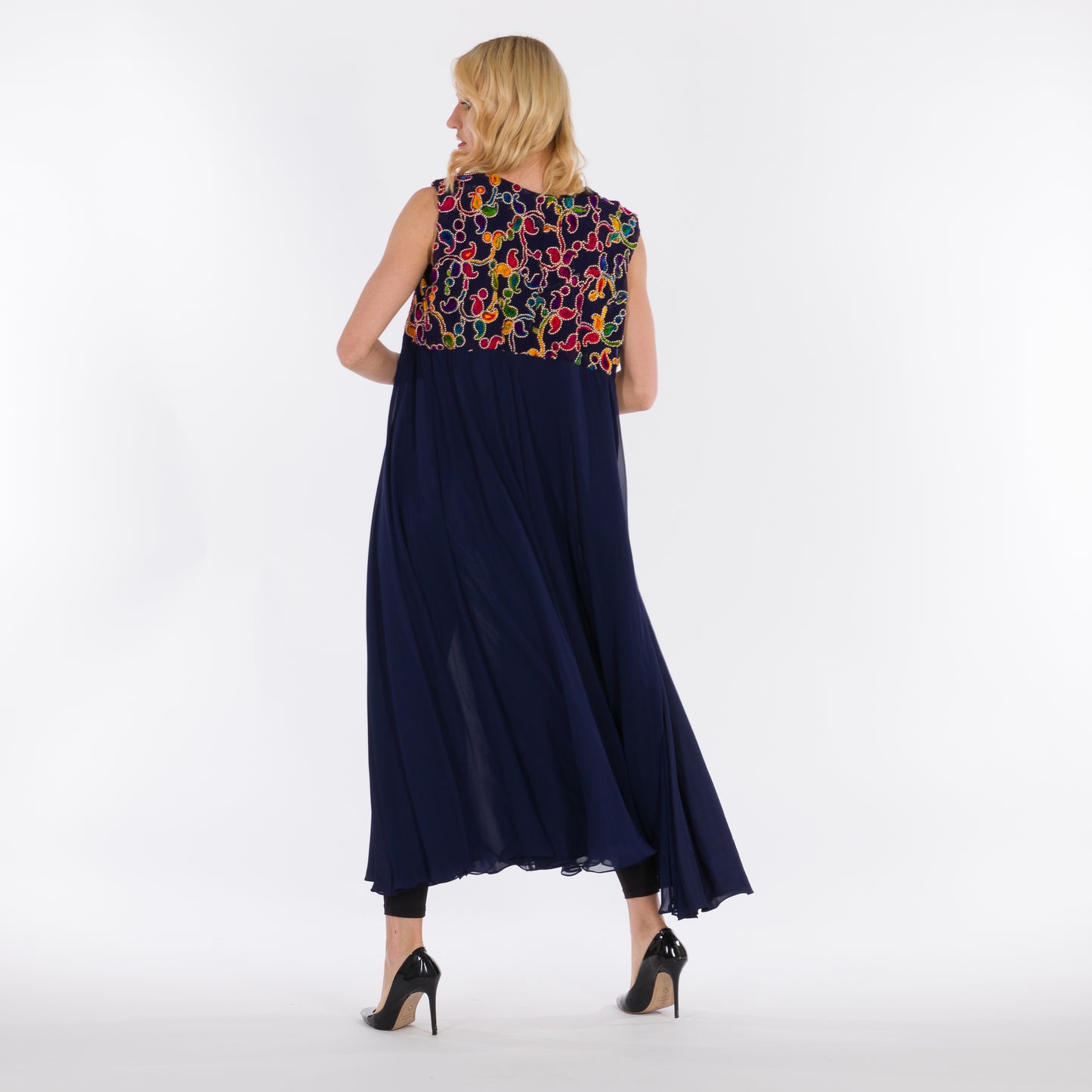 NOBLESSE - Embroidered Chiffon Sleeveless Kimono