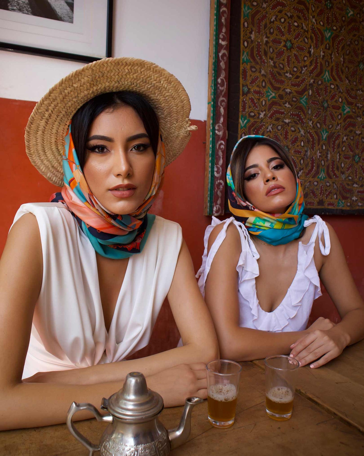 QOFFAH - La Valse des Planètes Scarf