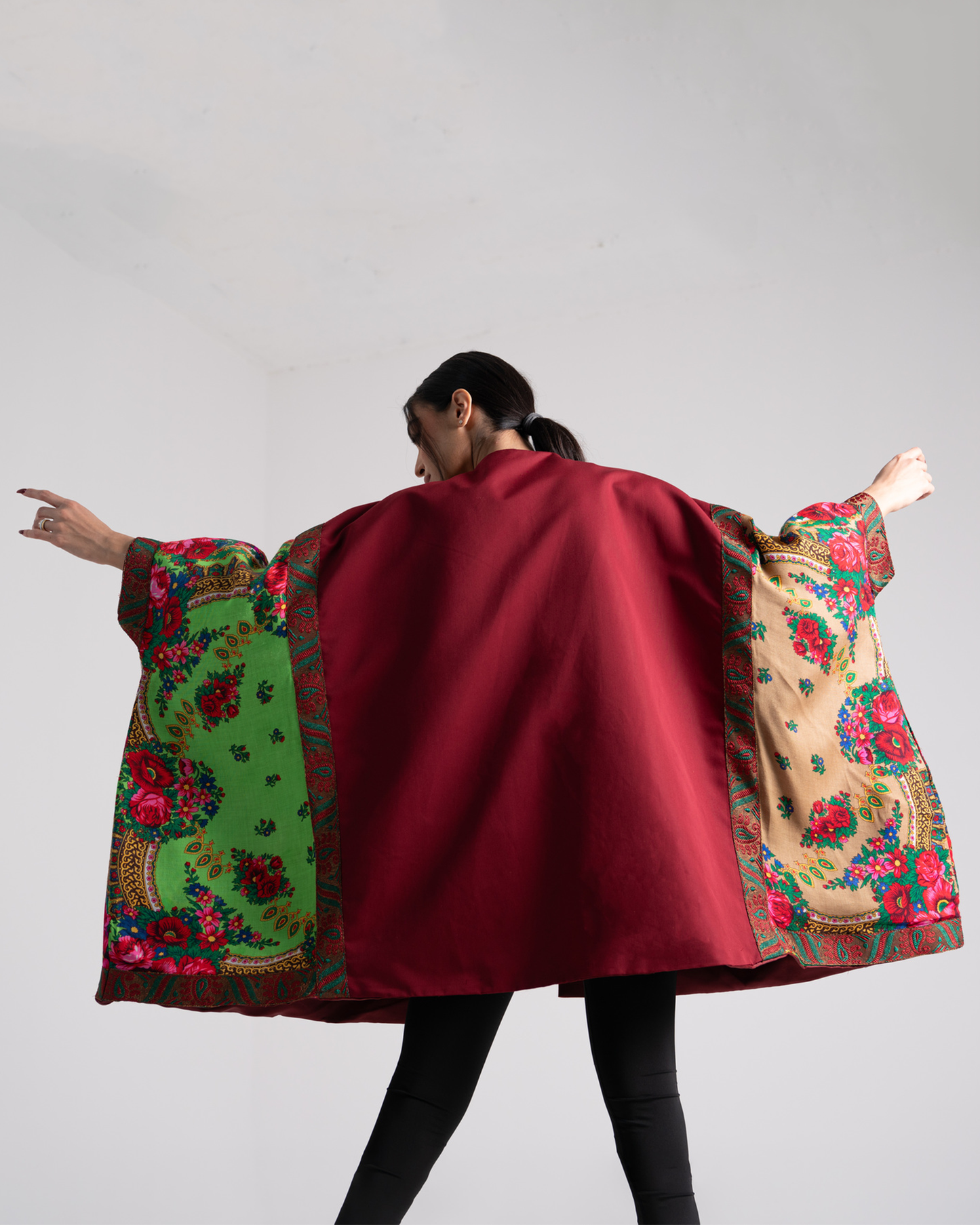 LA REINE - معطف بتصميم شالكي من الساتان