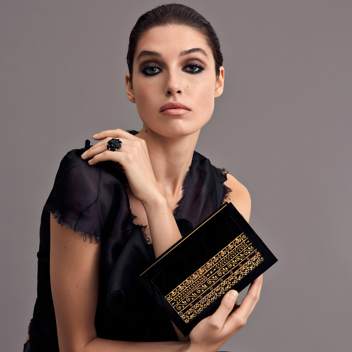 هالة وتاتيانا - لغز