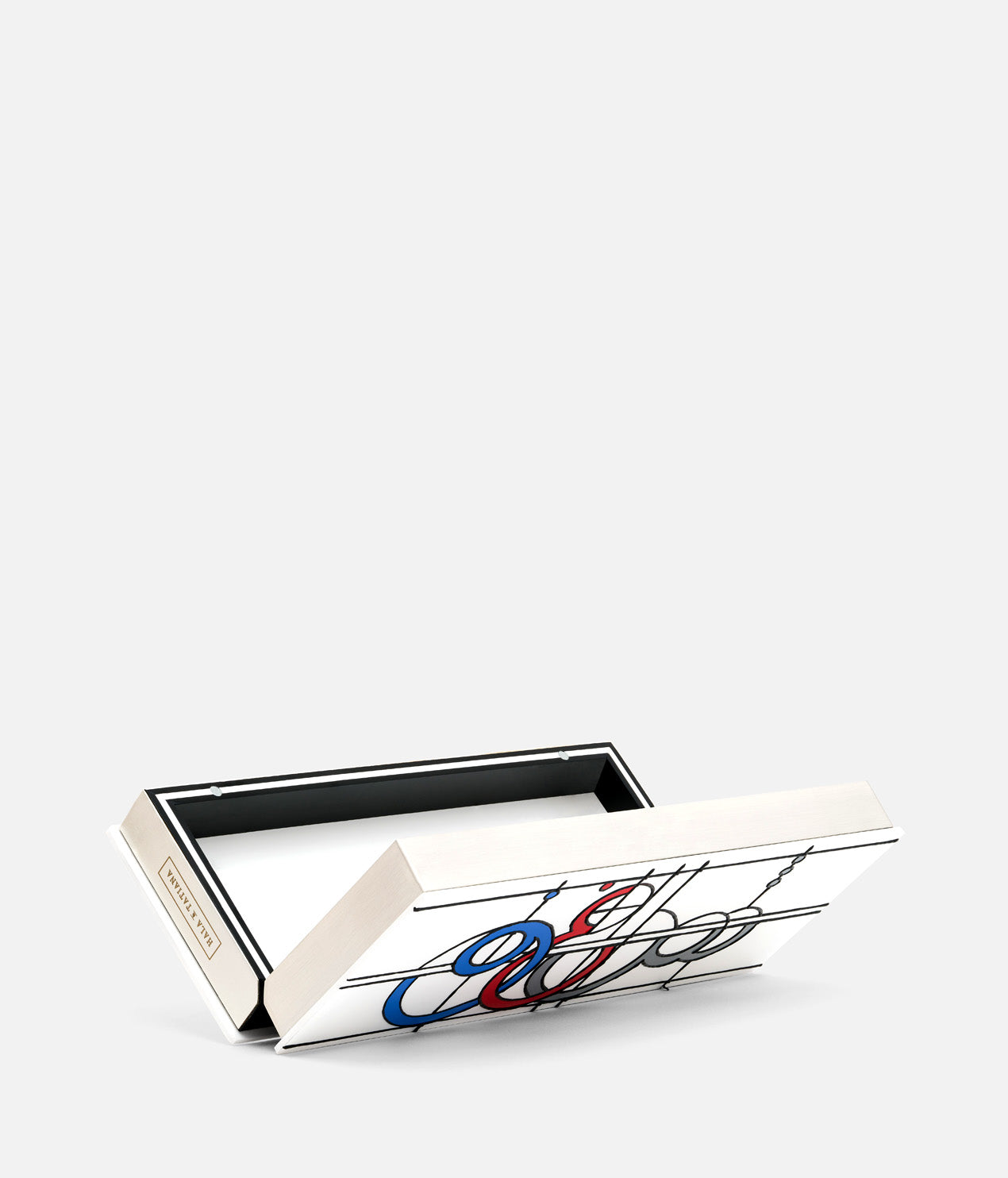 هلا وتاتيانا - حقيبة كلاتش "Passion" من Caligraphy