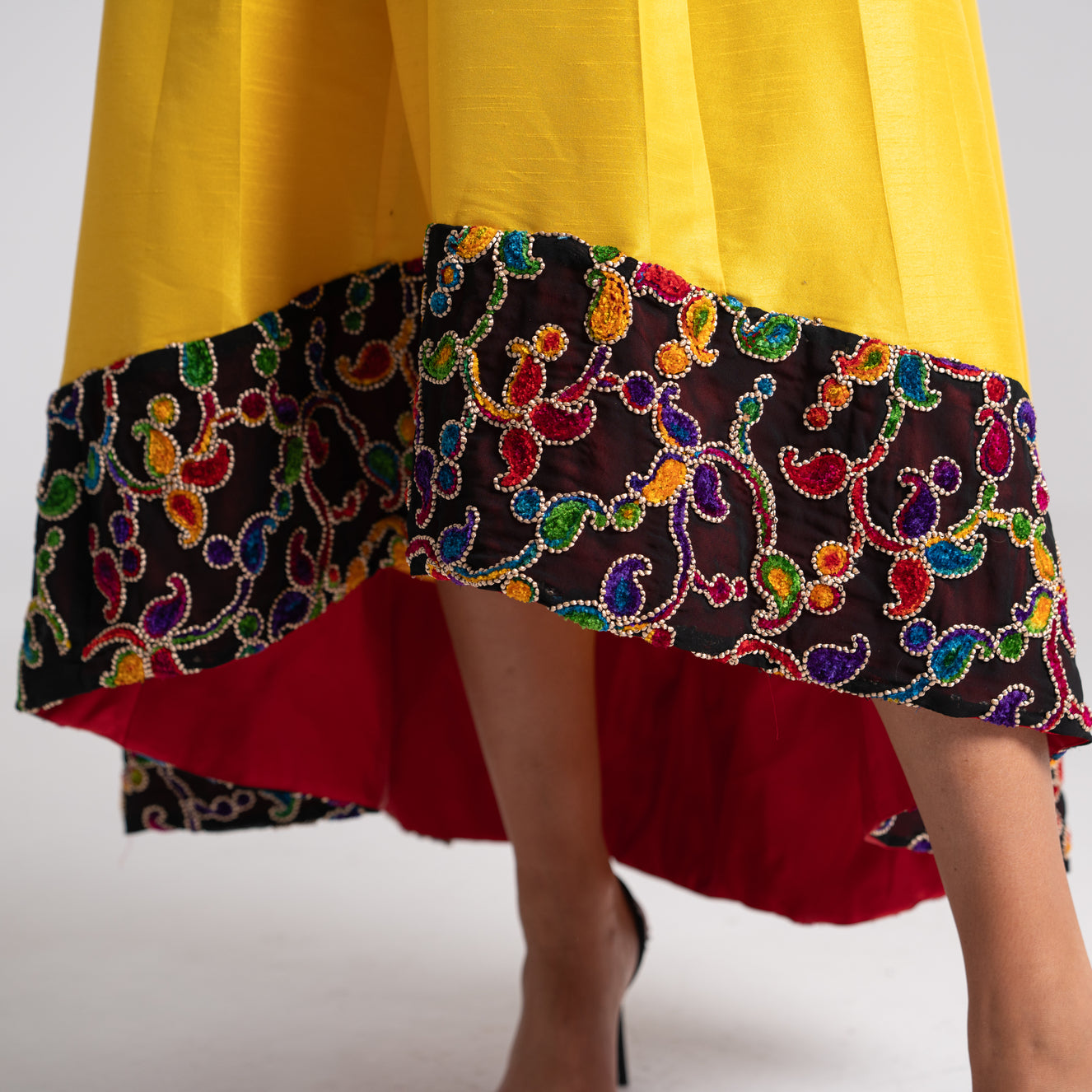 NOBLESSE - Embroidered Silk Shantung Skirt