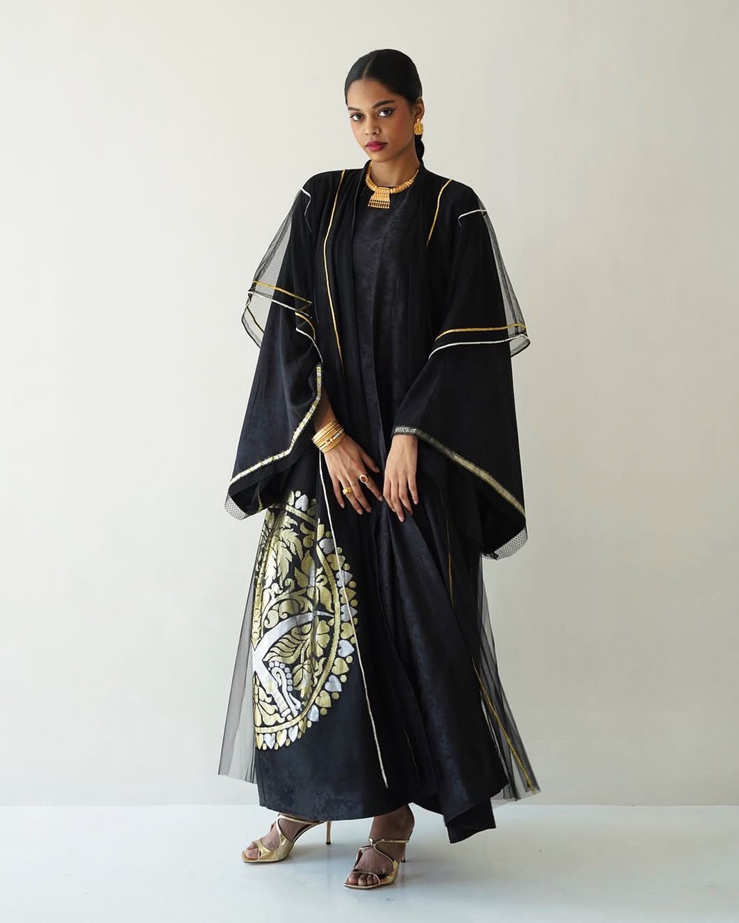 ACH - The King Saud Journey Abaya