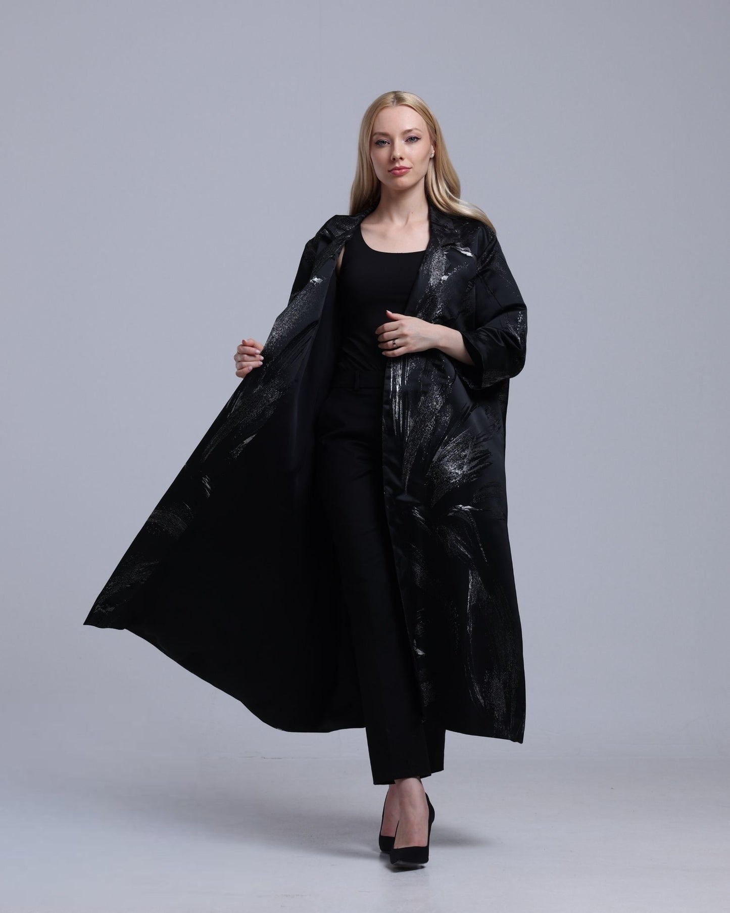 LA REINE - Black Metallic Jacquard  Coat