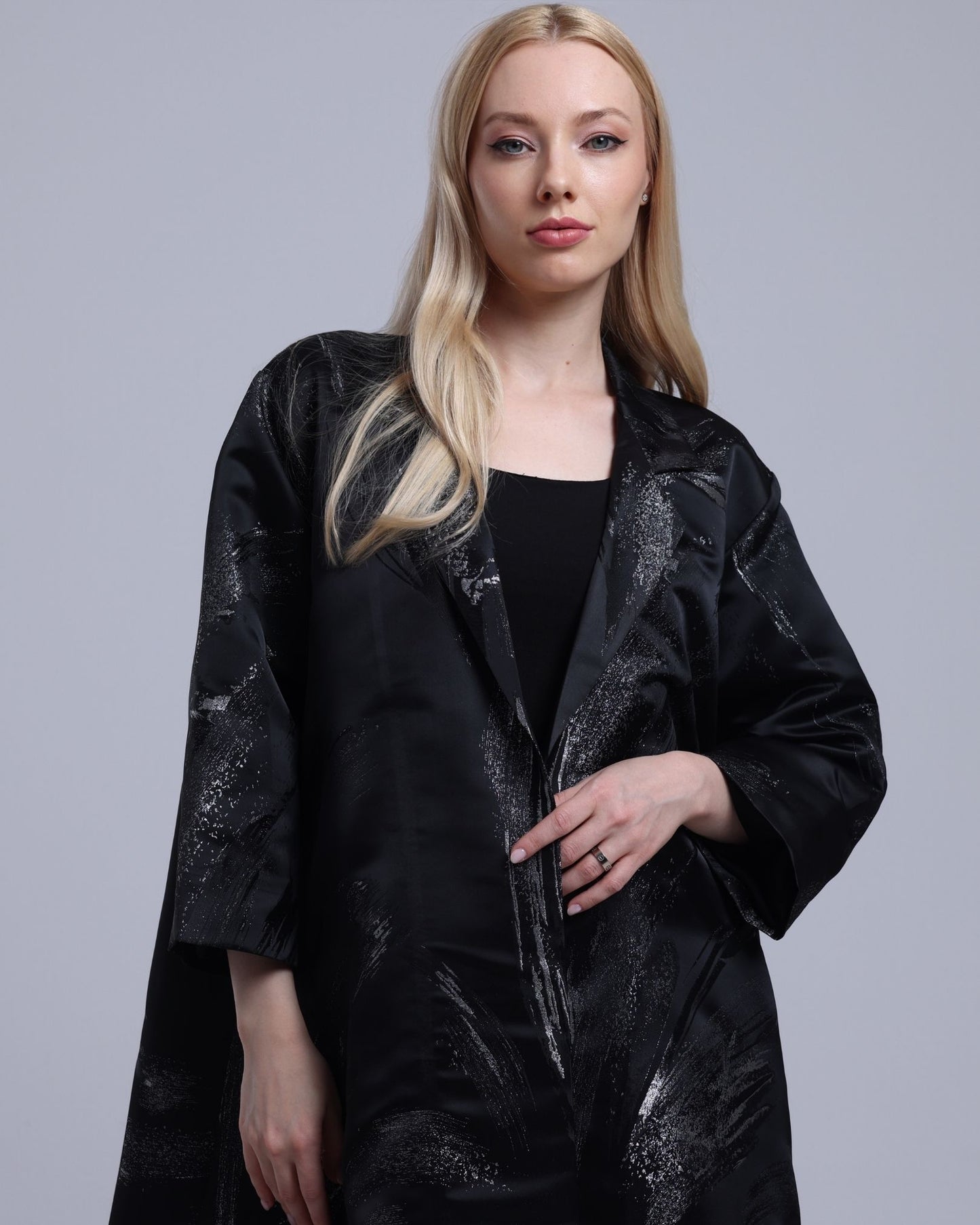 LA REINE - Black Metallic Jacquard  Coat