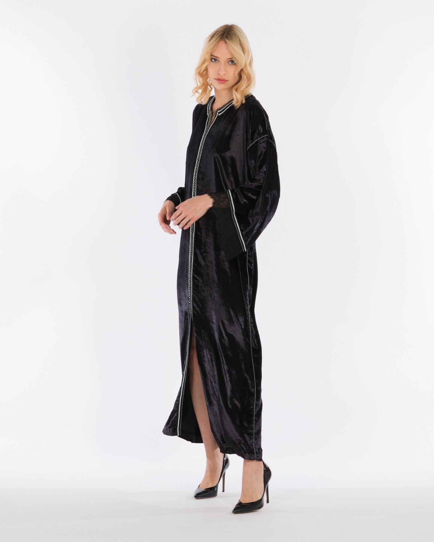 ياراكيش - قفطان مخمل أسود مطرز سفيفا