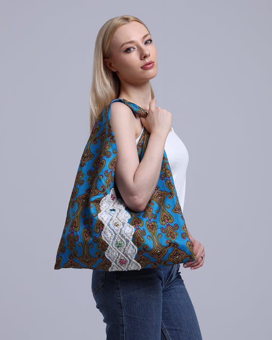 LA REINE - Embellished Paisley Print Tote Bag