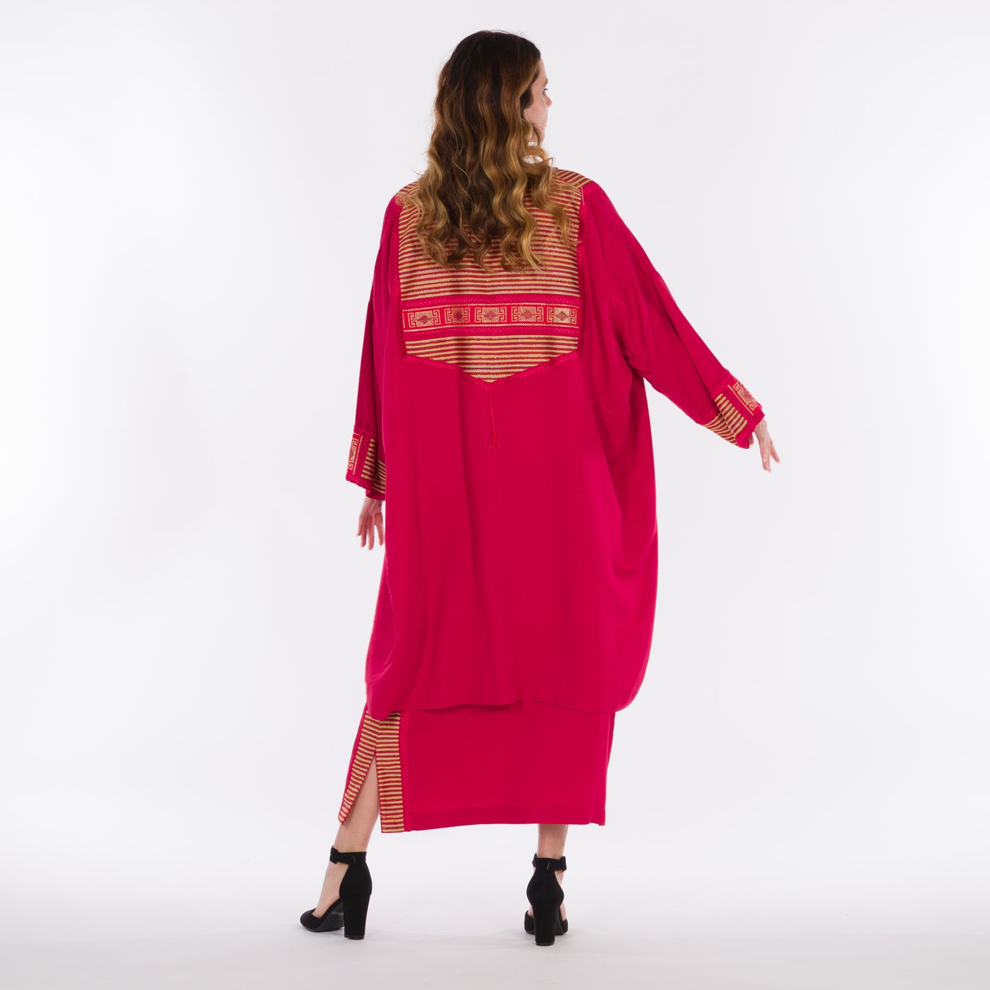 DALSH DESIGNS - طقم قفطان وعباية أحمر مكون من قطعتين