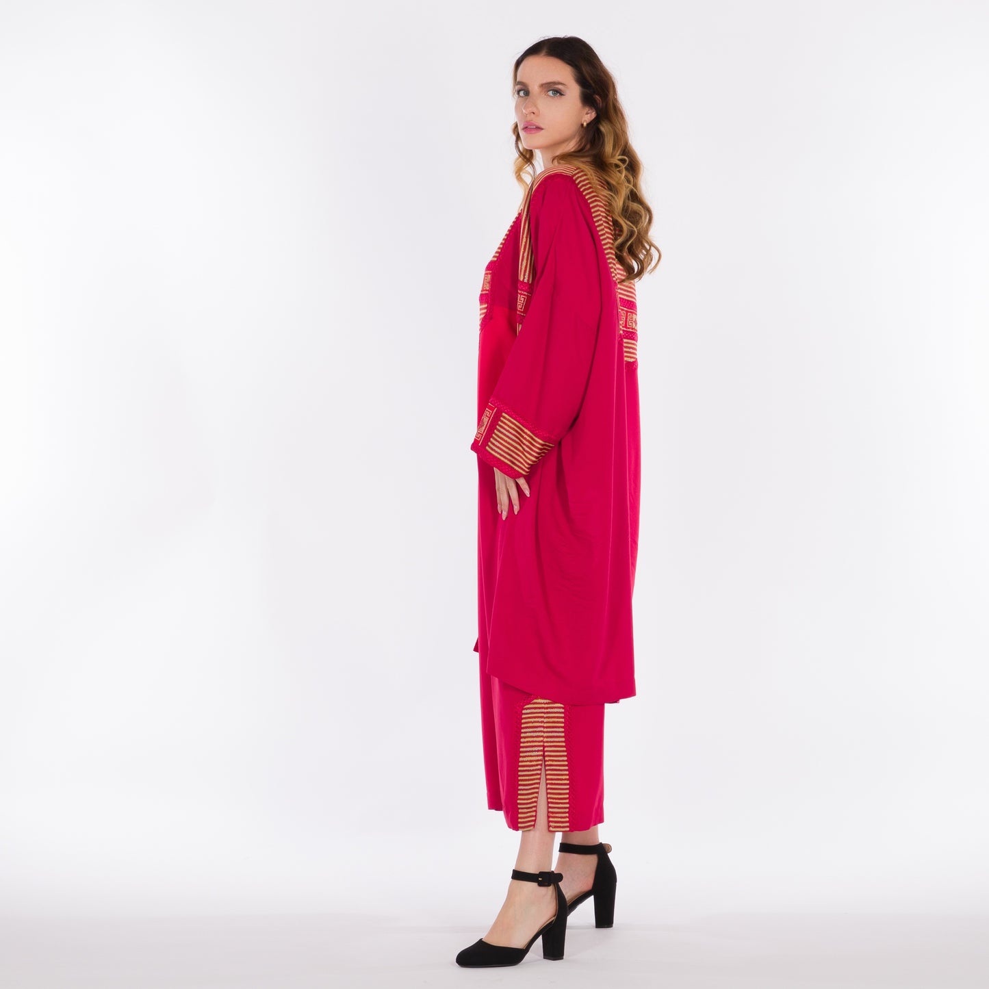 DALSH DESIGNS - طقم قفطان وعباية أحمر مكون من قطعتين