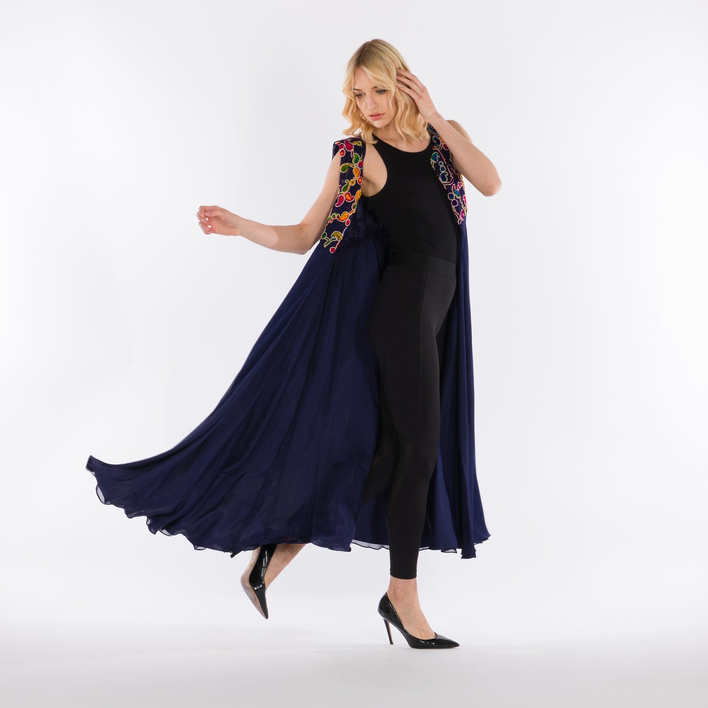 NOBLESSE - Embroidered Chiffon Sleeveless Kimono