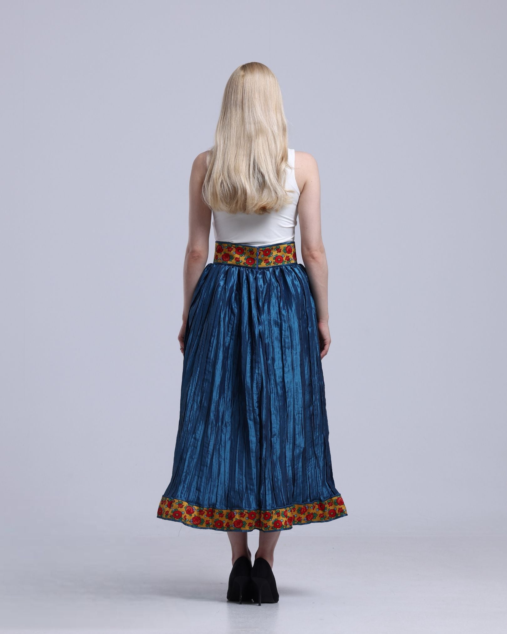 Crinkled Midi Skirt with Shalky Trim Back