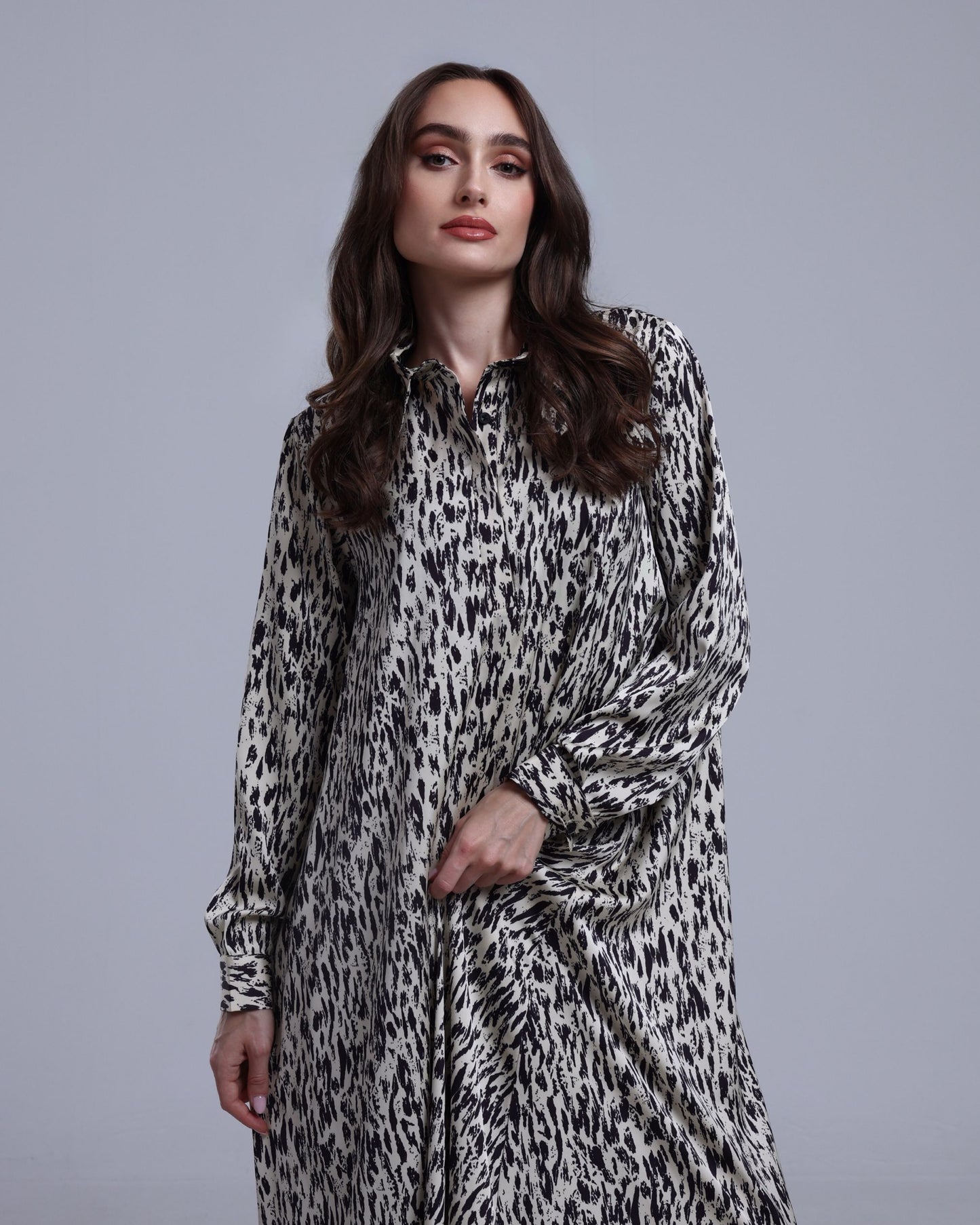 LA REINE - Printed Maxi Shirt Dress