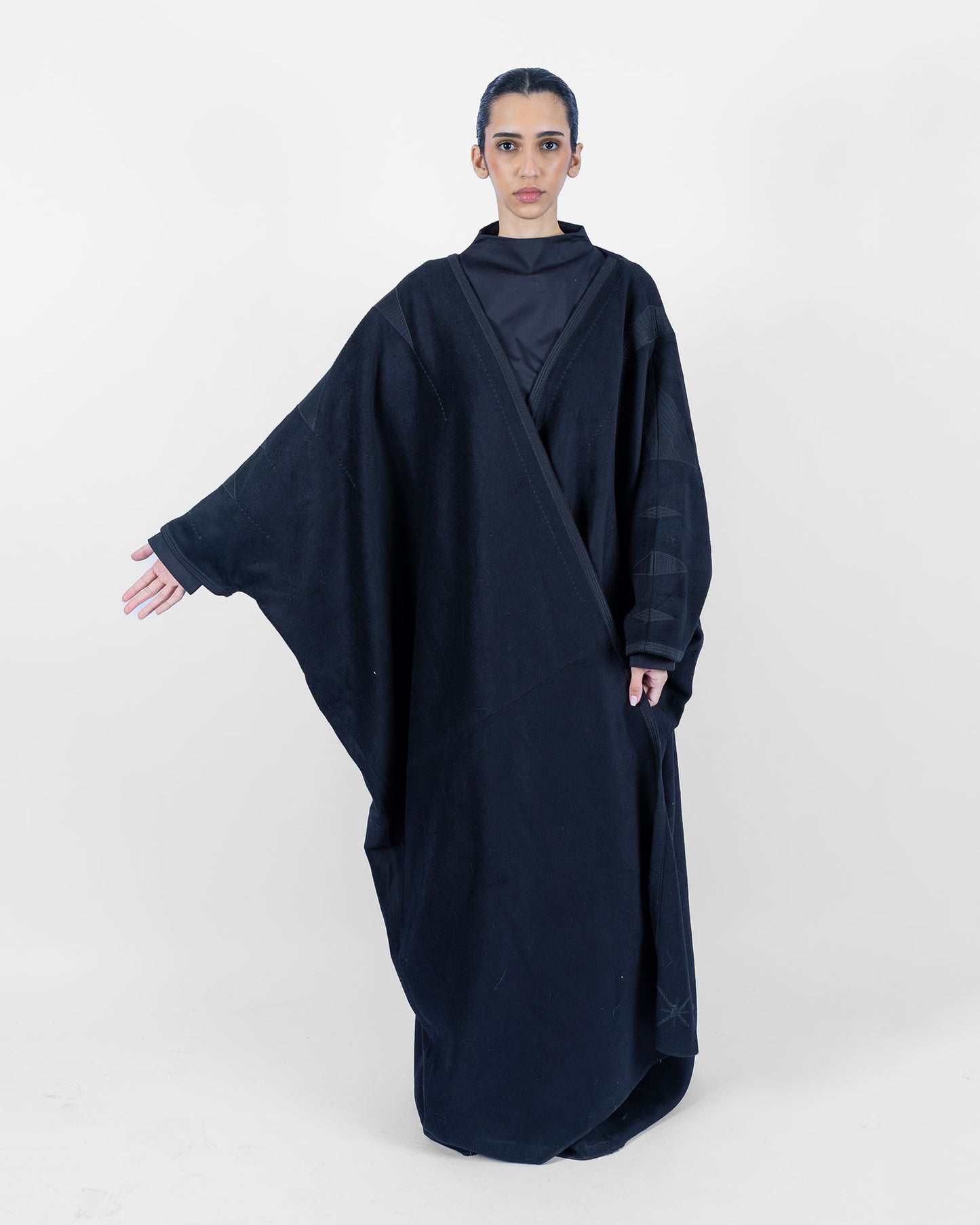 QORMUZ - JUBBAH Black Robe