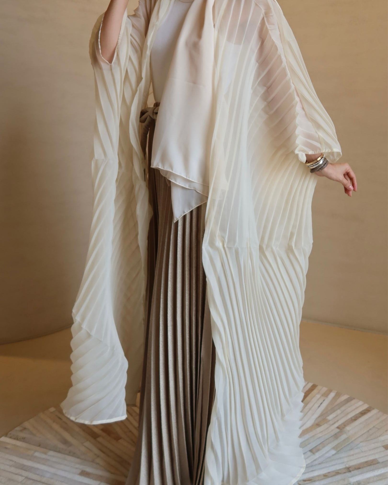 FLounge Spider Silk Abaya