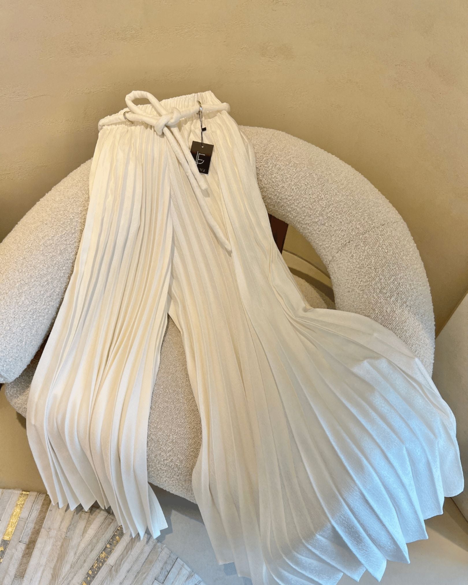 White Sunny Pleated Trousers