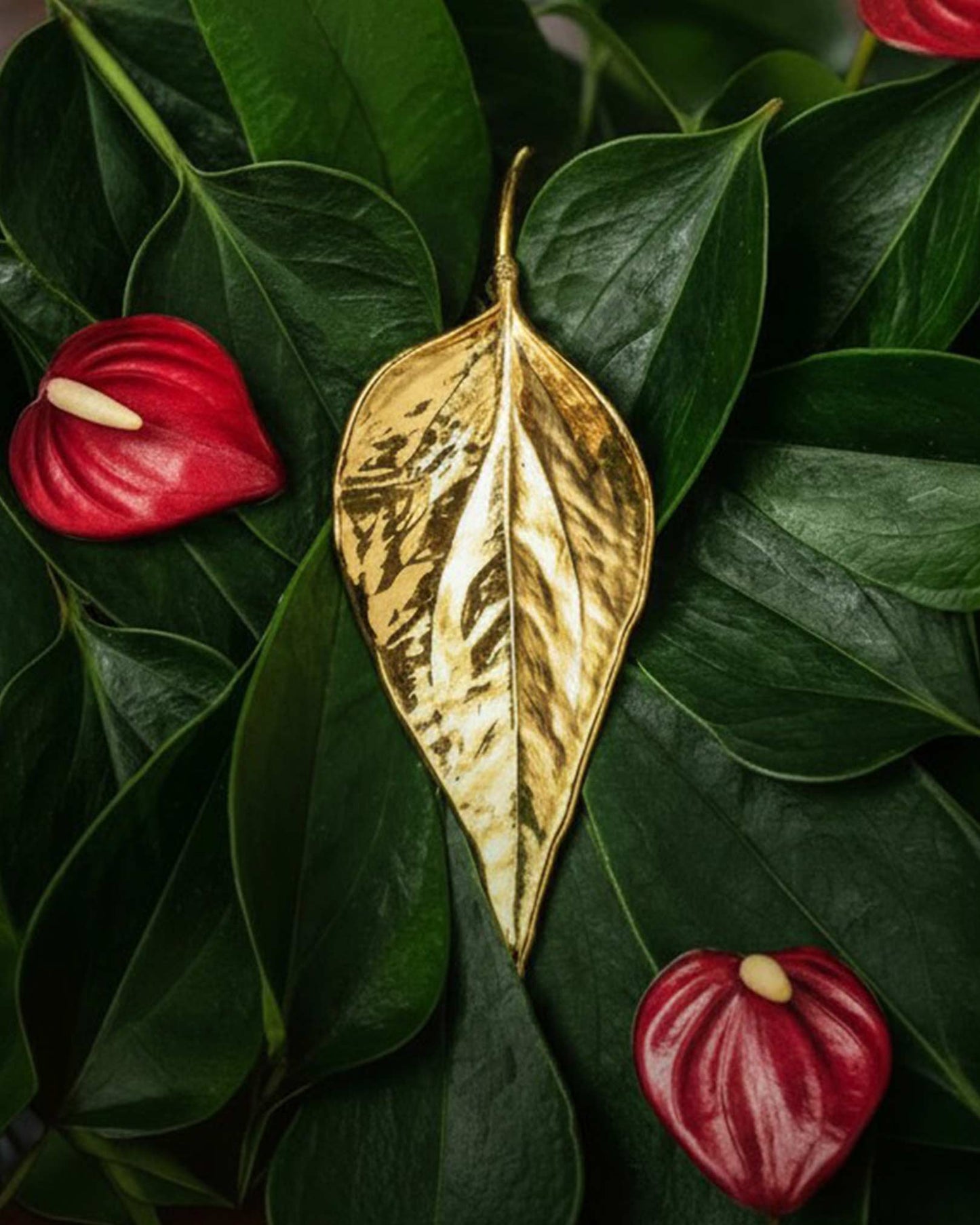 18K Gold Antúrio Leaf Necklace