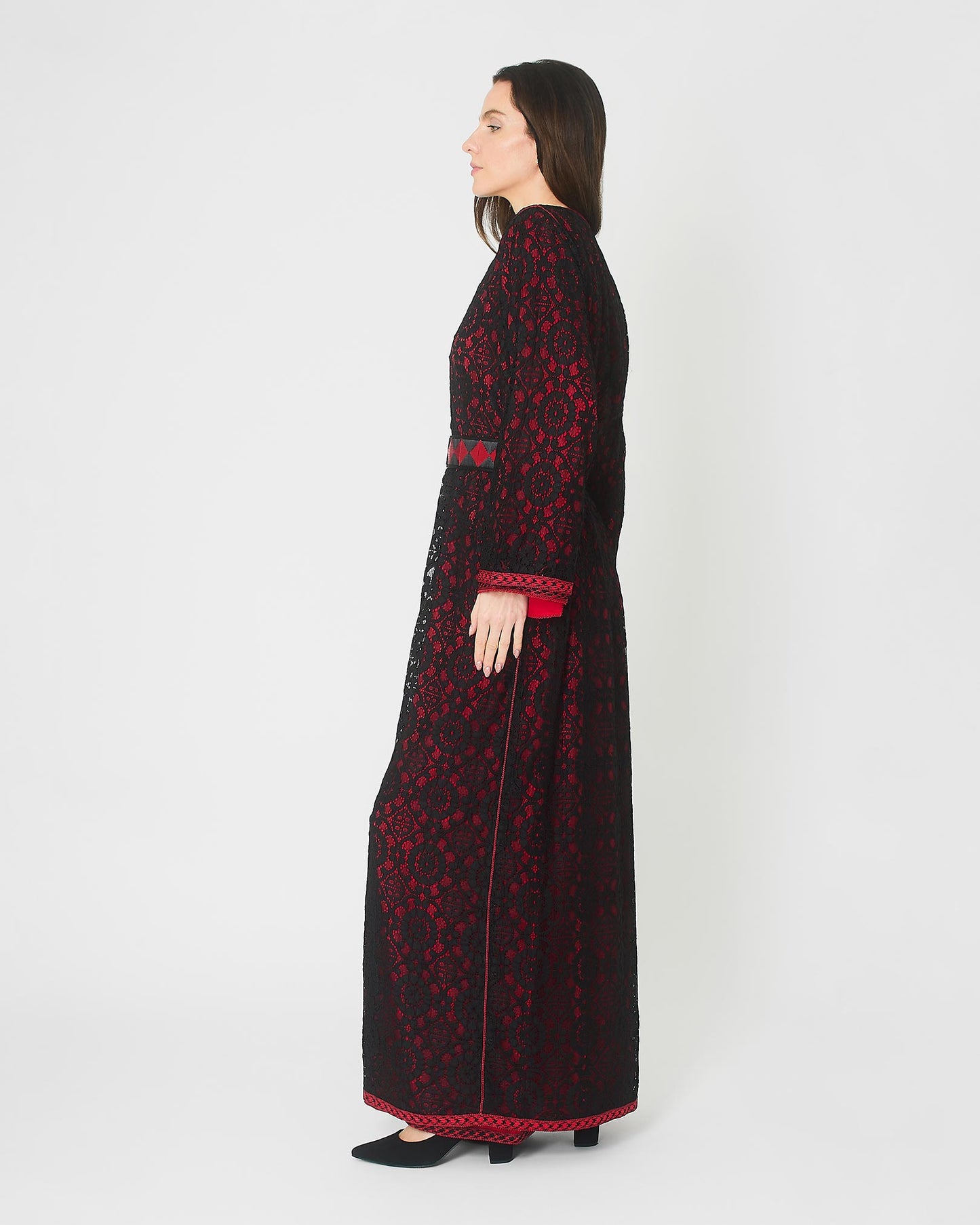 Yarakech - Two-Piece Lace Kaftan Set With Embroidered Belt