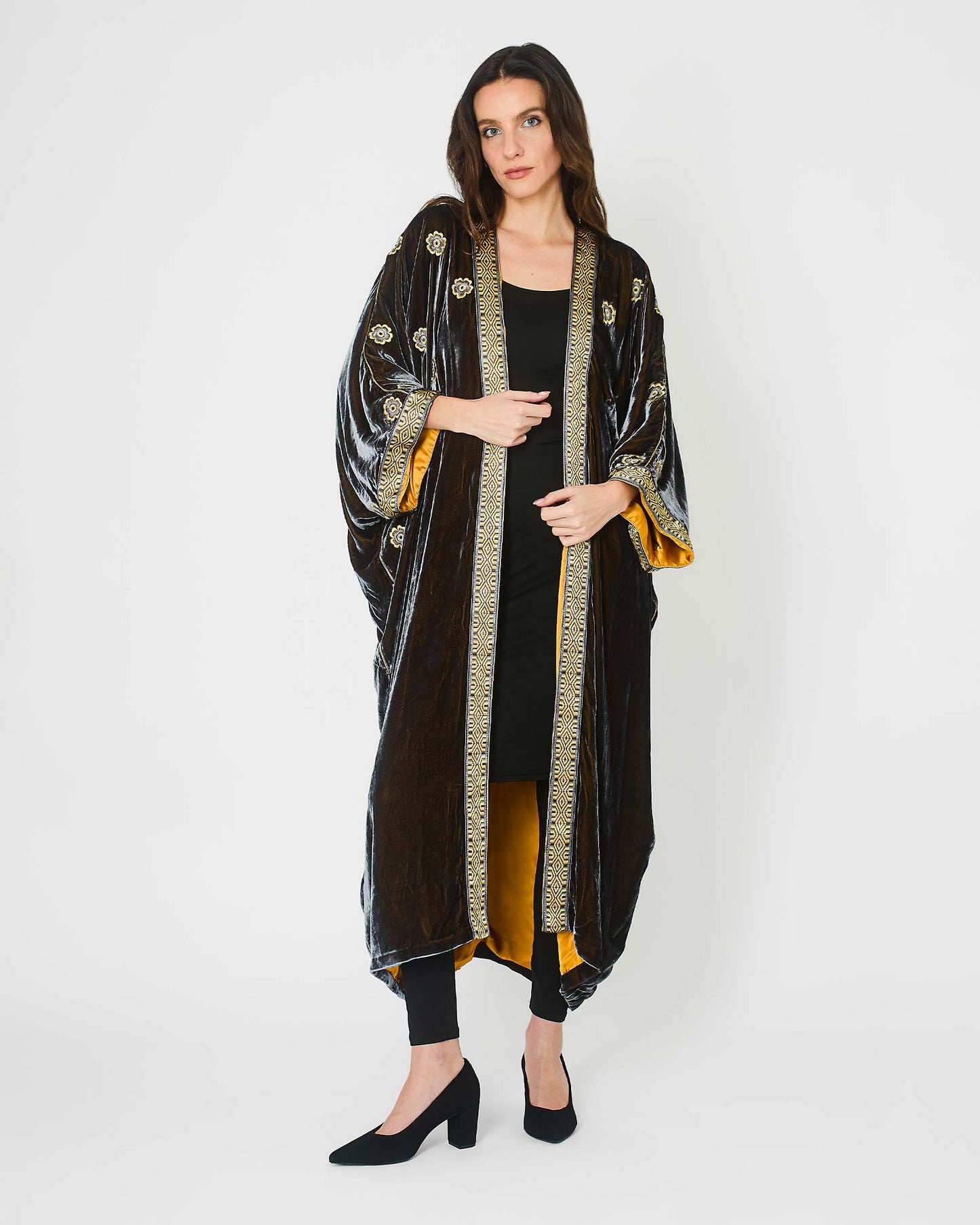 Grey Velvet Abaya with Floral Embroidery by Yarakech